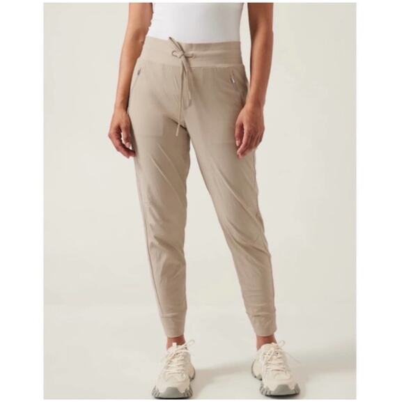 Athleta Pants Womens 6 Tan Cream Trekkie North Jogger Drawstring Athletic Active - Picture 1 of 12